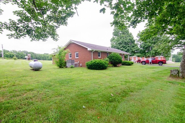 Building Photo - 4812 Bethesda Rd