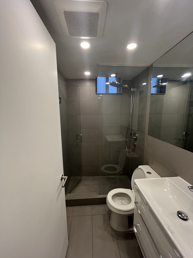 Photo du bâtiment - 230 Oak St