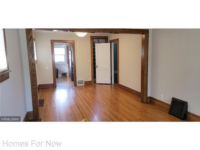 Building Photo - 3 br, 2.5 bath House - 2904 Salem Ave S