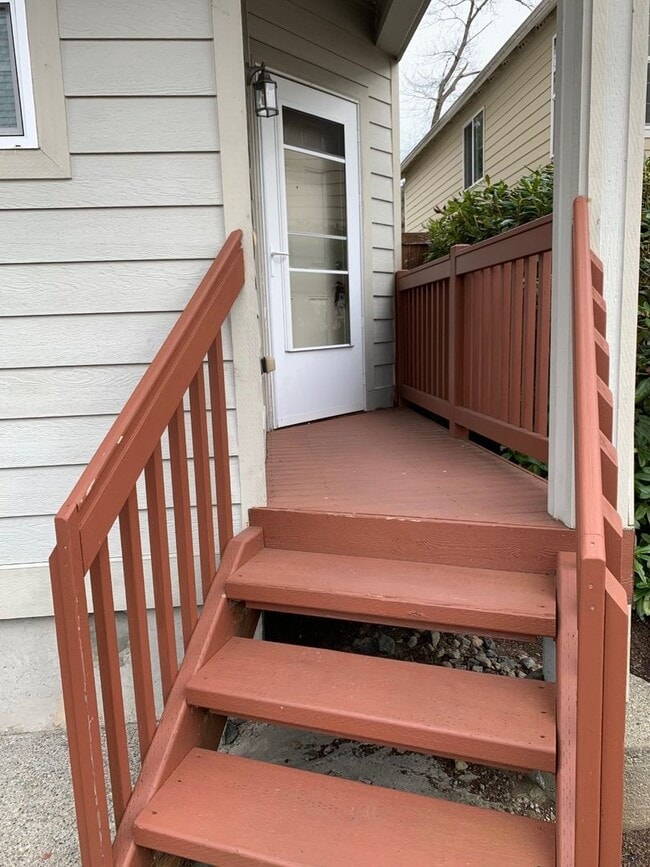 Building Photo - Beautiful 3-bd, 2.5-bath house The Ridge in Kent.