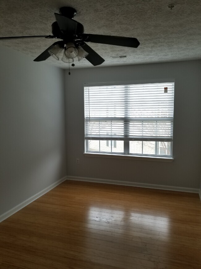 Dormitorio 1 - 10 IRONSTONE CT #K