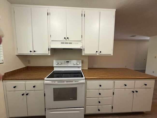 Foto del edificio - 1 Bedroom Condo for Rent South Reno (Donner Creek Village)