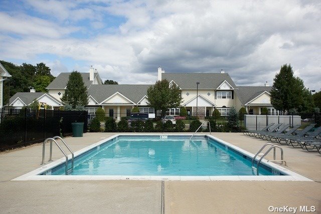 Foto del edificio - 313 Centre Ct