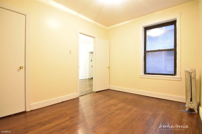 Building Photo - 2 br, 1 bath Apartment - 160 Claremont Ave