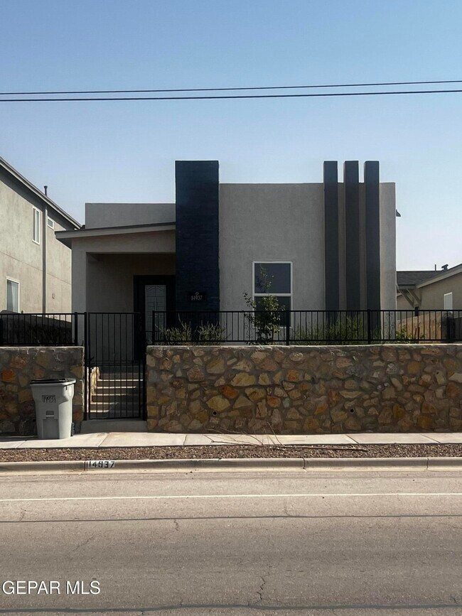 Building Photo - 14937 Pebble Hills Blvd