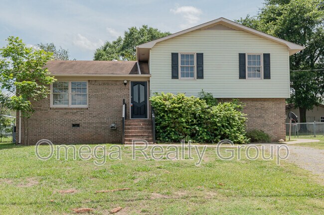 Building Photo - 3010 Friendship Rd