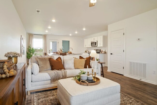 Building Photo - New Beginnings Start At AMRR: 4 BED/ 2 BATH IN DECATUR ISD