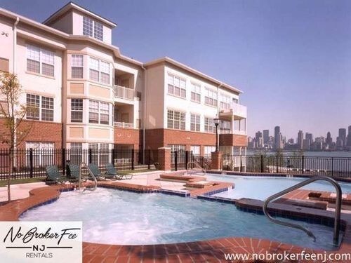Foto del edificio - 450 West Ave