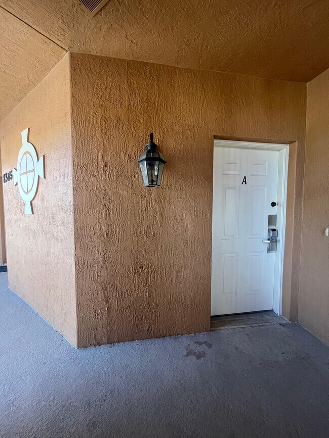 Foto del edificio - 8345 Mulligan Cir