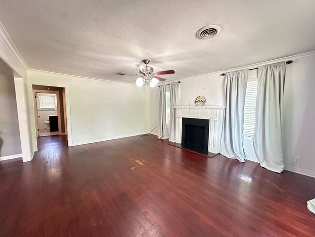 Foto del edificio - Spacious 2 Bedroom