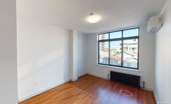 Foto del edificio - 3031 Brighton 5th St