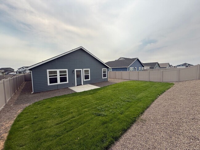 Building Photo - Beautiful 4 bed 2 Bath Home in Nampa