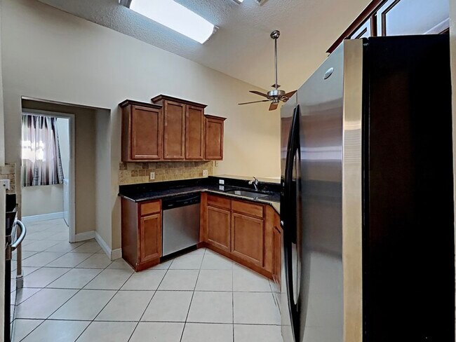 Foto del edificio - 346 Morning Creek Cir