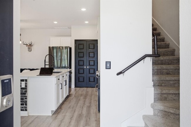 Building Photo - 8525 Leroi Dr
