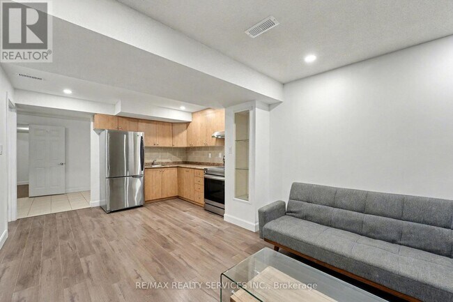 Photo du bâtiment - 1032 Blueheron Blvd