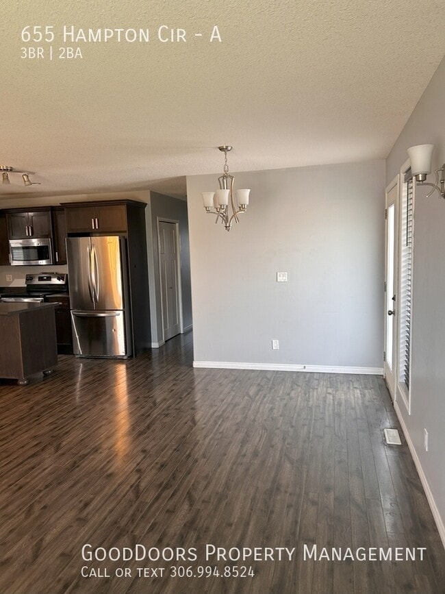 Building Photo - 655 Hampton Cir