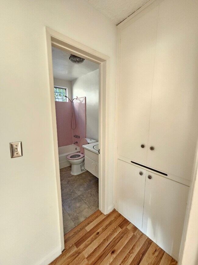 New Hampshire Avenue Apartments Apartments in Los Angeles, CA