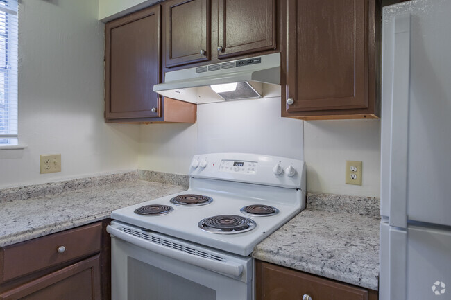 2BR, 1BA - Kitchen Appliances - Edgewater Apartments