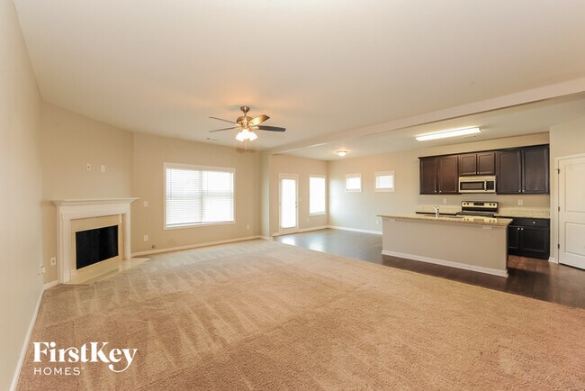 Building Photo - 2138 Massey Ln