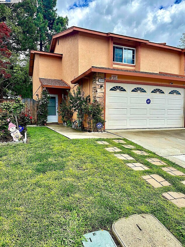 Primary Photo - 35918 Vivian Pl