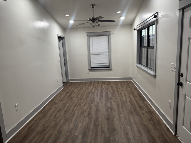 Foto del edificio - 3712 W 22nd Plaza