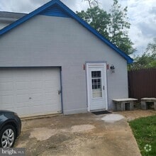 Building Photo - 4600 68th Pl