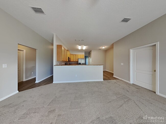 Foto del edificio - 1675 Hollow Glen Dr