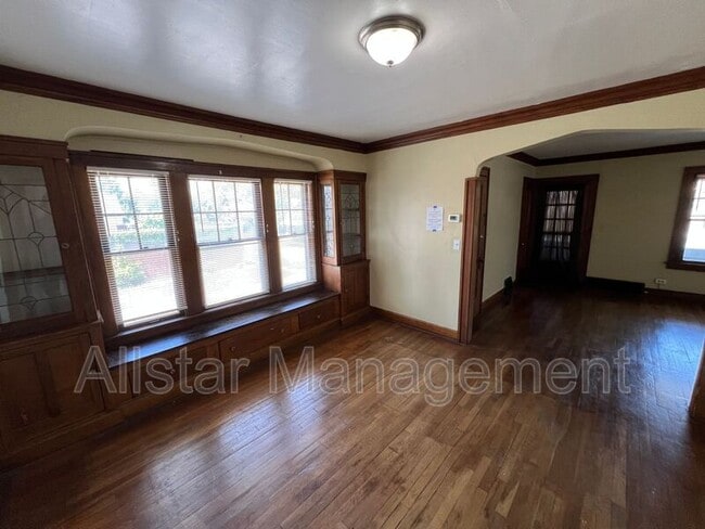 Building Photo - 17200 Grovewood Ave