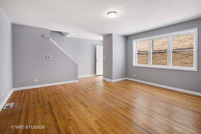 Building Photo - 6140 N Winthrop Ave, Unit D, Chicago, IL 6...