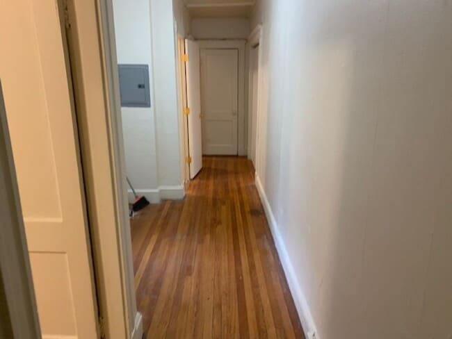 Building Photo - Fenway Split 2 bed ,No Fee or Security Hea...