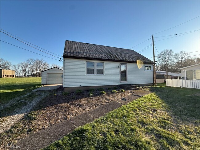 Foto del edificio - 2024 Delaware Dr SE