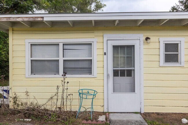 Building Photo - 220 N Adelle Ave