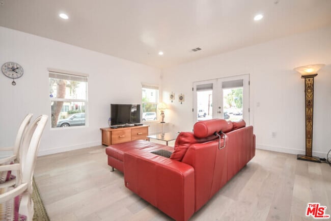 Building Photo - 4538 Abbey Pl