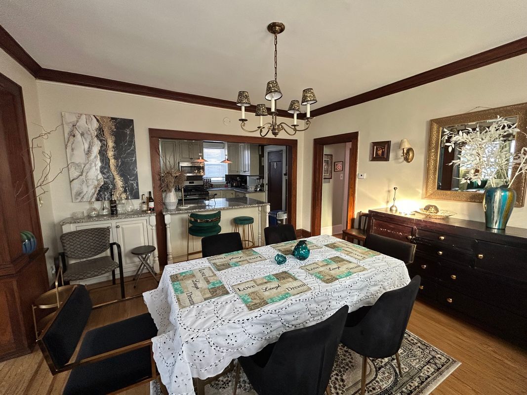 Building Photo - 84 Crawford St