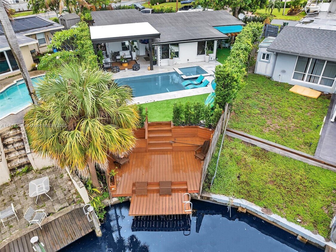 Primary Photo - 2407 Key Largo Ln
