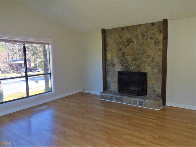 Building Photo - 10035 Piney Ridge Walk
