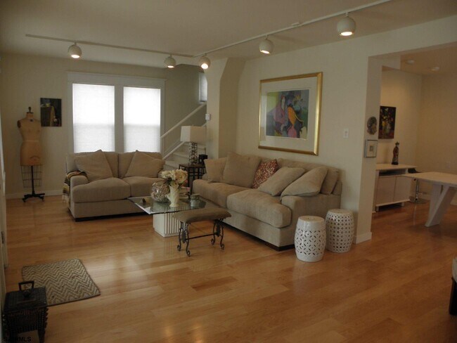 Building Photo - 23 N Haverford Ave