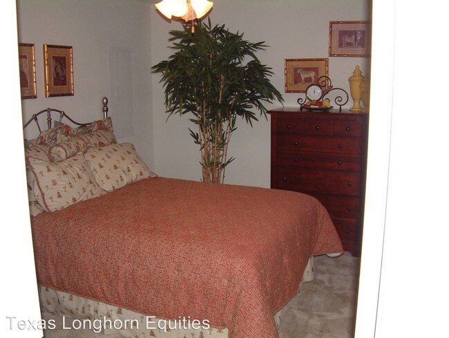 Building Photo - 1204-1206 Sironia Trail