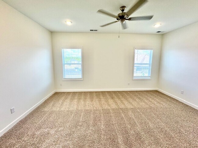 Foto del edificio - Move In Special! Now Leasing a 4-bedroom 2...