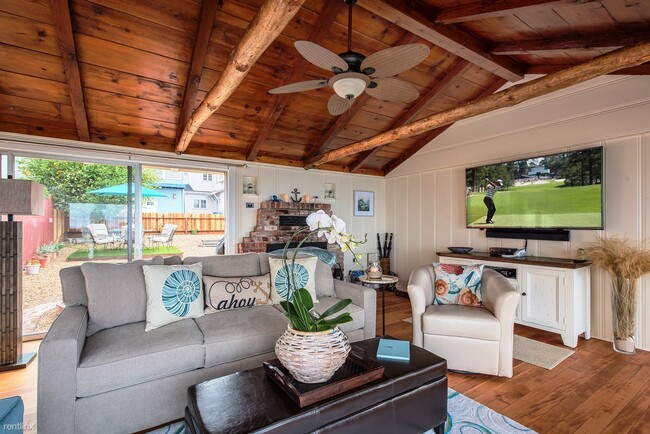 Foto del edificio - 2 br, 2 bath House - 3705 Oceanview Serenity