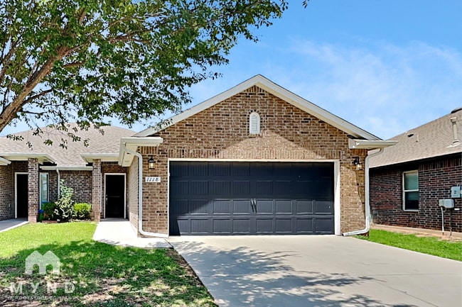 Building Photo - 1118 Merlin Dr