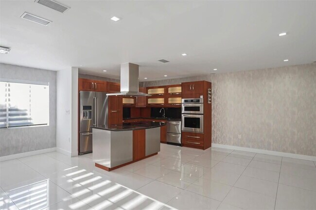 Foto del edificio - 46 NW 85th Ct