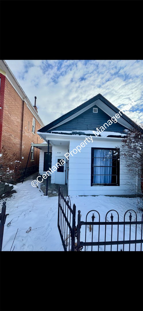 Building Photo - 854 S Main St