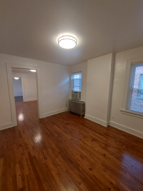 Primary Photo - 2063 Beechmont Ave