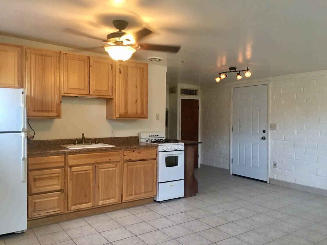 Foto principal - 1701 E 13th St