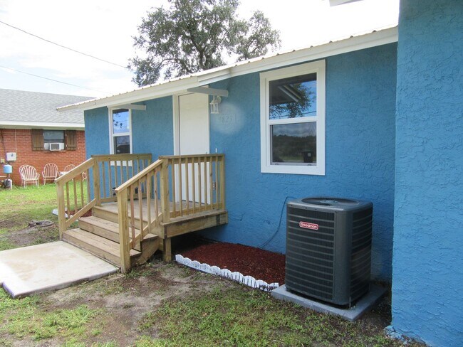 Foto del edificio - 9823 Clarence St