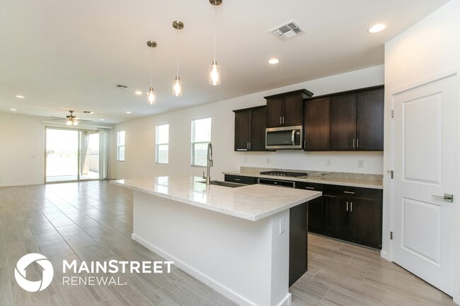 Building Photo - 4386 Greenleaf Dr