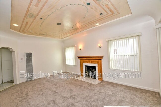 Building Photo - 225 Deodar Ave