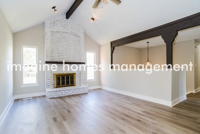 Foto del edificio - 13904 S Sycamore St