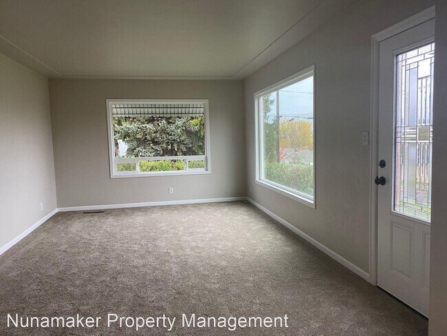 Foto del edificio - 2 br, 1 bath House - 718 W 14th St